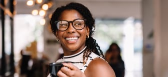 Women with coffe mug