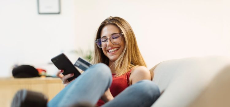 How much money should you keep in your checking account? This article can help